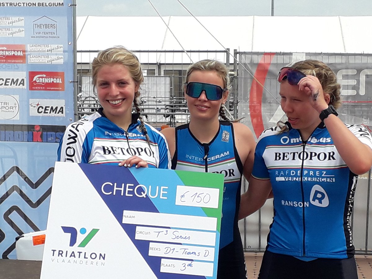 Ons ladies T3 team is vandaag 3 geworden in Kinrooi. Schitterend resultaat. Proficiat Lise, Maud en Hannelore. #completeathletes