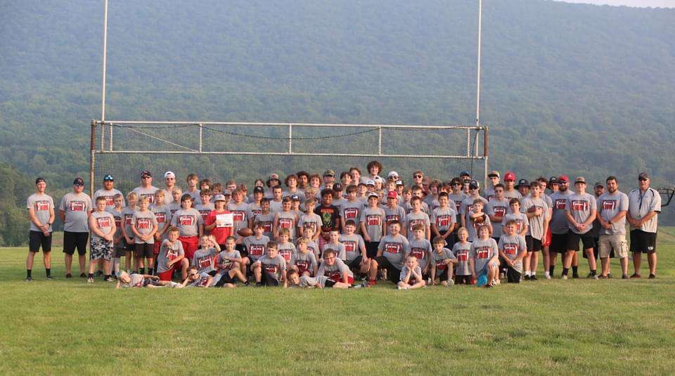 SBowman44's tweet photo. Dawgs youth camp 2023. Had a great time working with and teaching the kids. @blakeschwartz06 @tobin_kash33 https://t.co/jSsmKarRu2