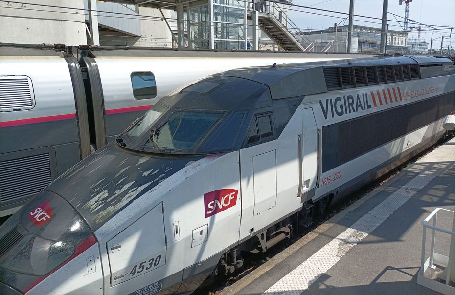 imaginerlefutur's tweet image. Iris 320, le TGV qui scrute les défauts des voies ferrées! #DataSources #IOT #SensorData Avec 75 capteurs et 17 systèmes de mesure répartis sur 8 voitures, la rame analyse toutes les lignes à très grande vitesse françaises pour déceler la moindre irrégularité des infrastructures