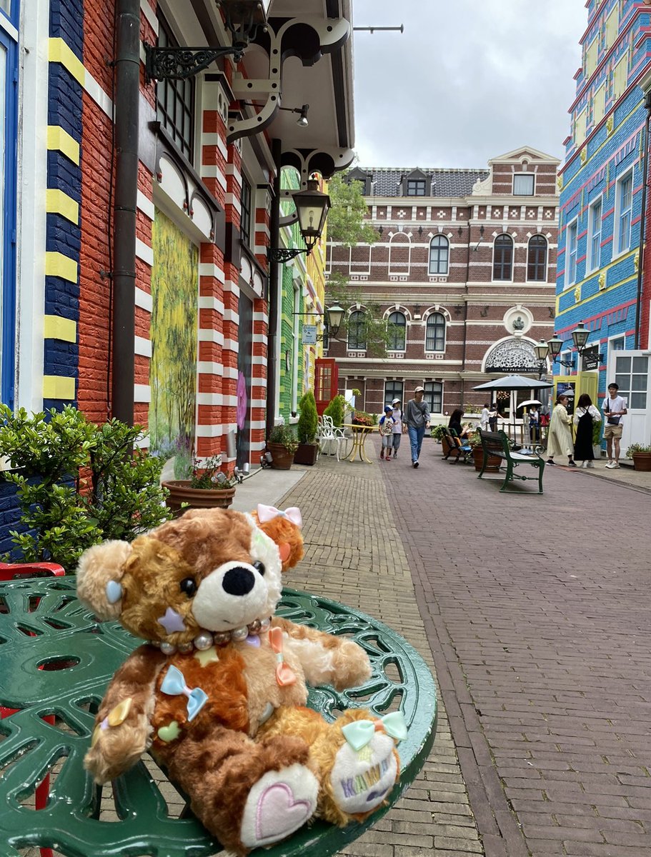 10pico's tweet photo. 豪華客船の旅🚢
ダイヤモンドプリンセス美香w  ハウステンボス、綺麗な街並みだったなぁー　船は、見渡せば、海・海・海でいつまでも見ていたい⛴️。で神戸に帰って来ました。黄色の🚌に、黄色のキャリーバックで名古屋に帰ります。
#クルーズ安くいけるよ　#豪華客船を格安で #船旅
#MSCに7月20日から https://t.co/HZJhoWvkiD