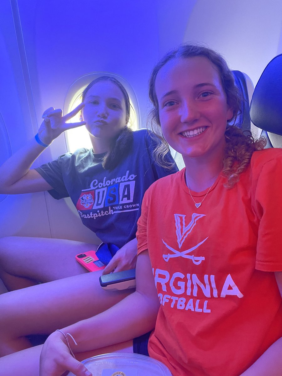 AshlynnOverby08's tweet photo. Made it home from Colorado!! The competition was soooo tough and it only makes me want to compete more👊 See yah soon Atlanta! @COSparkFire @LLGFutures14U 💙💛⚡️@Org_LLG @ttpwithtiffany @Jadin_Dewith @LLGCOACH #getstruck #ileap #lightsout https://t.co/mCwCbITkTi