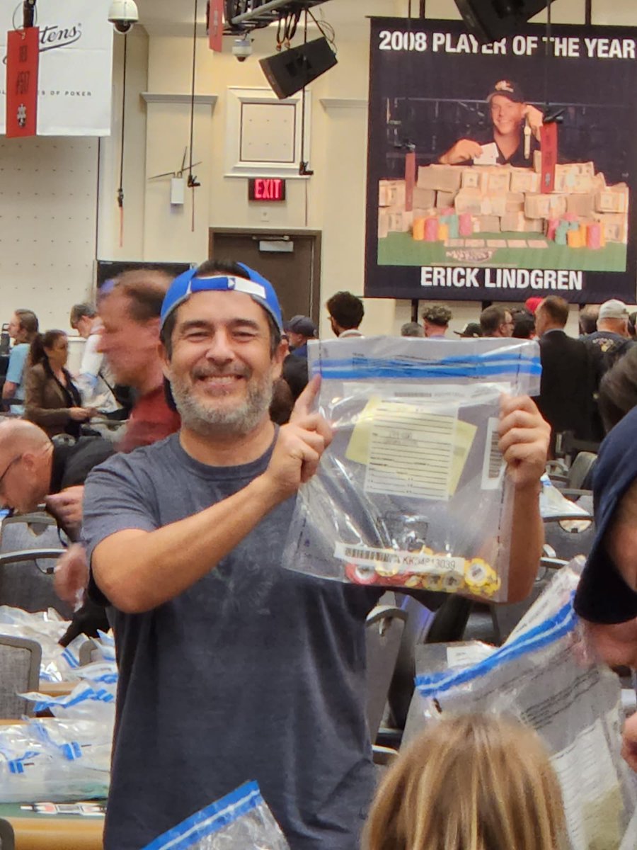 tatasanjuan's tweet image. Pasamos dia 2 colossus!!💪🇦🇷 vamooos hoy a iluminarse!!🙌🙌🇦🇷🍀💪 @wsop