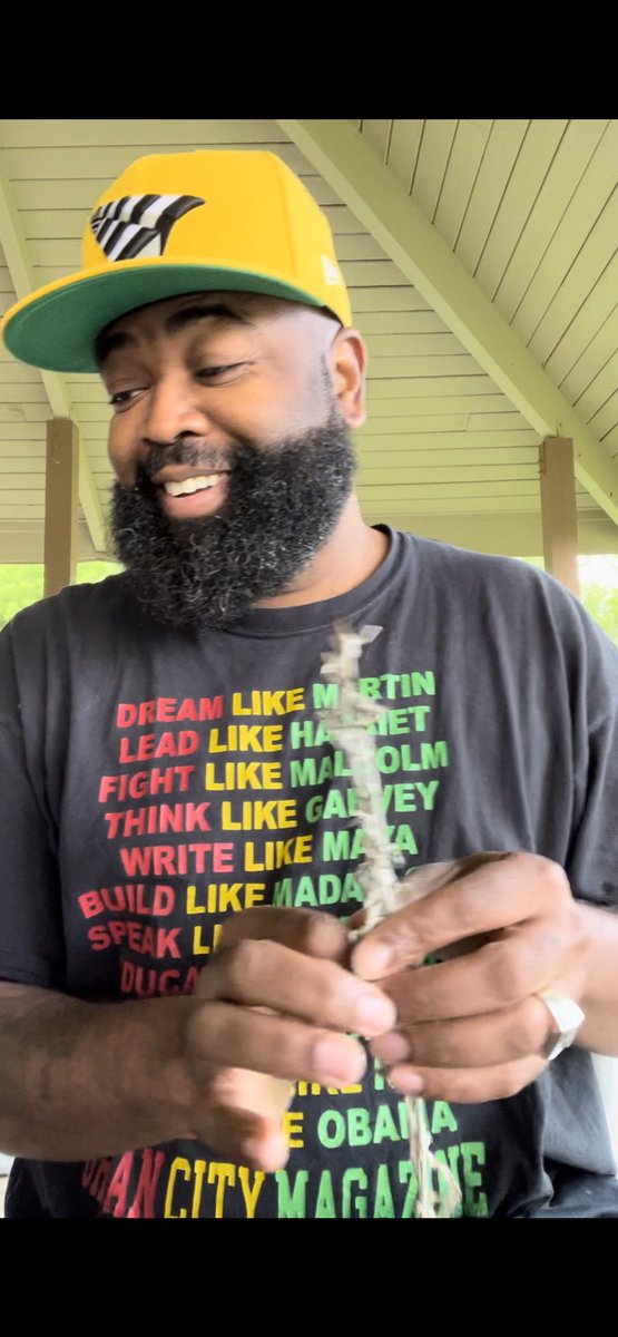 IamJasonSole's tweet image. I am filled with love on this day and appreciate another year! ❤️🌿❤️✨

#Chapter45
#CancerSeason 
#SameBirthdayAsMedgarEvers
#ChasingElderStatus
#StillGettingBetterAfterAllThisTime