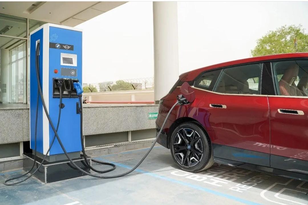 HitenderV's tweet photo. Stop over and charge your #EVs at this reliable #ABB #DCFastCharger on #NH2 #MathuraRoad #Faridabad hosted on #RechargeEV network !
Location : BMW Deutsche Motoren, NH-2, Faridabad, Haryana
Map Coordinates : https://t.co/DwKhmnJEZH
Download Recharge EV app and start charging !
#sustainable #reliable #EVCharging #ElectricVehicles #EVCar #India #missiontozero #ElonMusk #LustStories2 #MaharashtraPolitics #Paris