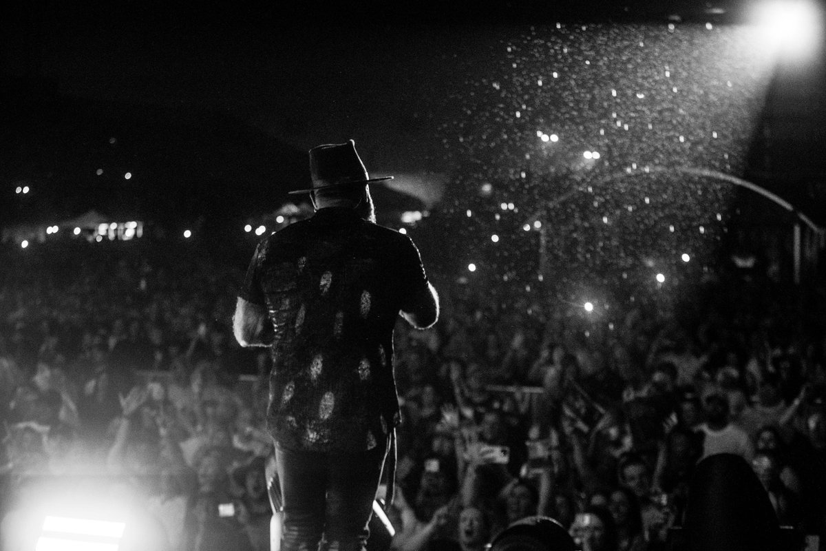 zacbrownband's tweet photo. What a night, Pennsylvania! You packed Hersheypark Stadium and didn’t let the rain dampen the party one bit. Thanks for spending your Saturday with us! 🔥

📷: @blackboxx_film 

#ZacBrownBand #FromTheFire https://t.co/GXfjinP762
