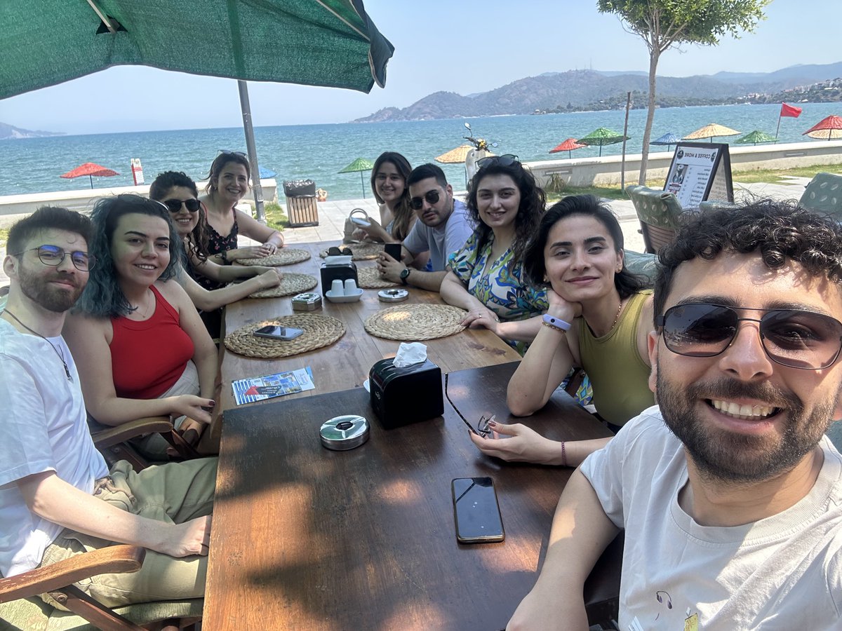 Svgnaz's tweet photo. aşirete dönüşen arkadaşlıklar https://t.co/YT0CWmDiE0