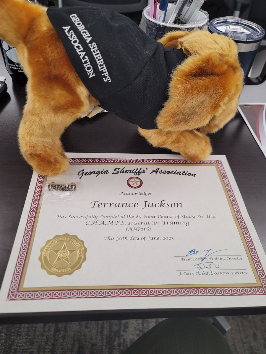 DuffTheStuff110's tweet photo. We made it! Received my first instructor pin for C.H.A.M.P.S instructor. This allows me to enter into classrooms and teach our students about safety and the dangers of Drugs, Alcohol, Gangs etc. I look forward to further educating our youth. #Purpose #LawEnforcementinMinistry https://t.co/VNsUDbuMNw