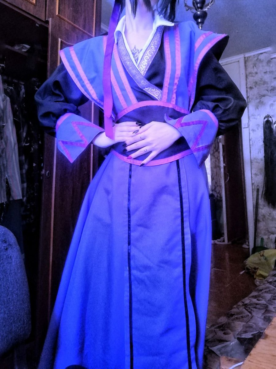 Зовсім забуваю що в мене є щось окрім тгк...
Але!!!
Він ще не готовий, завтра дошиють повністю, і перуку перевкласти треба нормально НО Я ХОЧУ ПОХИЗУВАТИСЬ

#JiangCheng #mdzs