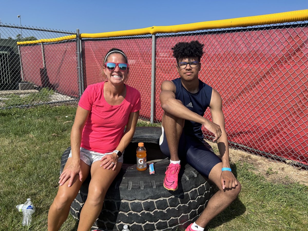 ChanStormCC_TF's tweet image. Myles Woods WINS🥇 the 100m dash with a time of 10.92 and earns a bid to Nationals!