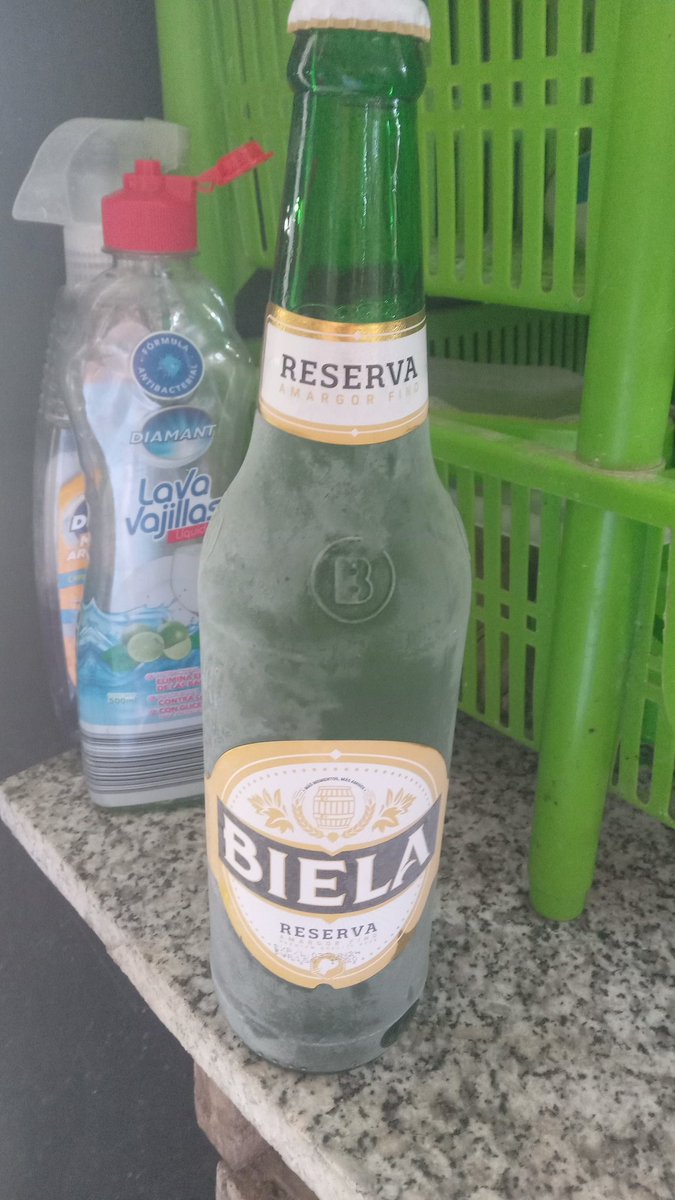 Yo invito las chela. .......
Dama o parejas