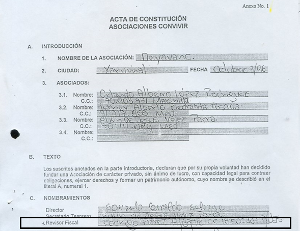 JuanPoe's tweet photo. Sabían que hay pruebas que detrás del narcotráfico con vehículos de la UNP se encuentra Rodrigo Pérez Álzate, un jefe paramilitar que integró en el pasado una Convivir aprobada por Álvaro Uribe y con nexos dentro del proceso penal por paramilitarismo contra Santiago Uribe. Hilo👇 https://t.co/X0kr723ahU