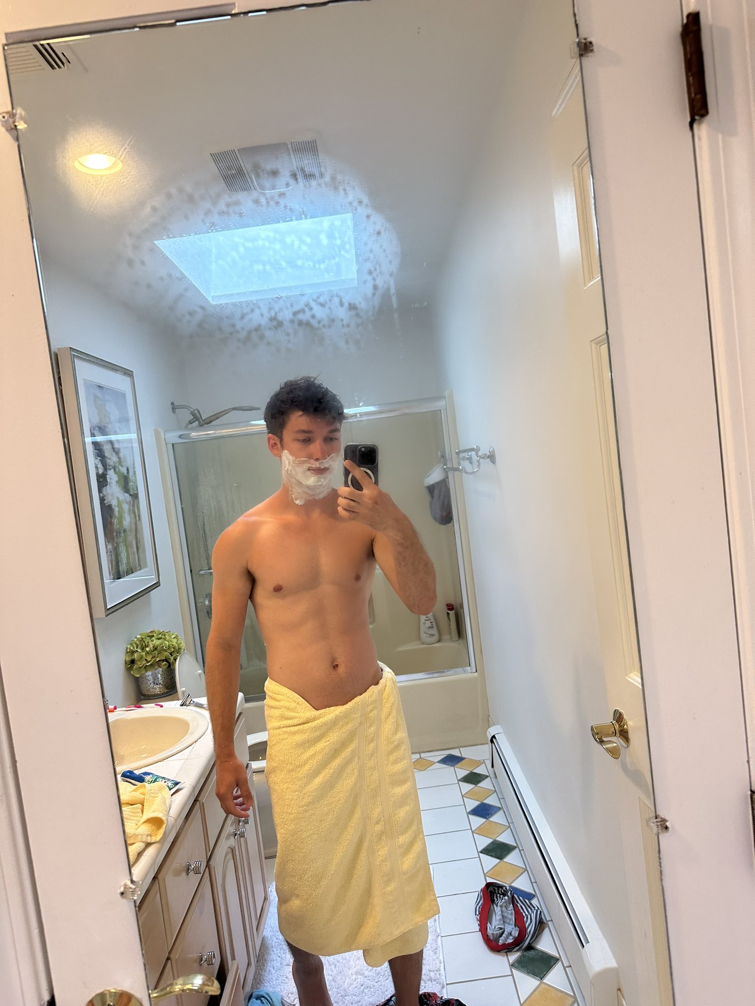 artiomboy on Twitter: "Can you help me shave? RT if yes https://t.co