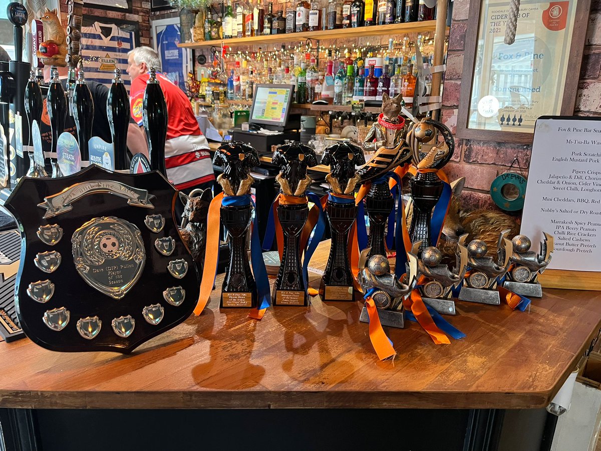 FoxandPineFC's tweet photo. Nice break since the end of a disappointing season with an awards day out at the headquarters. Big thanks to @FoxandP @yedsosg for their ongoing support and huge thanks to Barrow FC manager Pete Wild for doing the presentation and sticking around for a few beers! @RBDSFLOfficial https://t.co/hvwjBsq7Nc