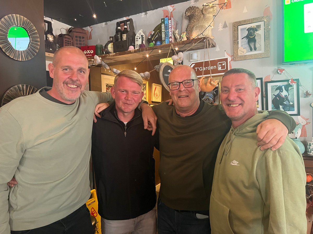 FoxandPineFC's tweet photo. Nice break since the end of a disappointing season with an awards day out at the headquarters. Big thanks to @FoxandP @yedsosg for their ongoing support and huge thanks to Barrow FC manager Pete Wild for doing the presentation and sticking around for a few beers! @RBDSFLOfficial https://t.co/hvwjBsq7Nc