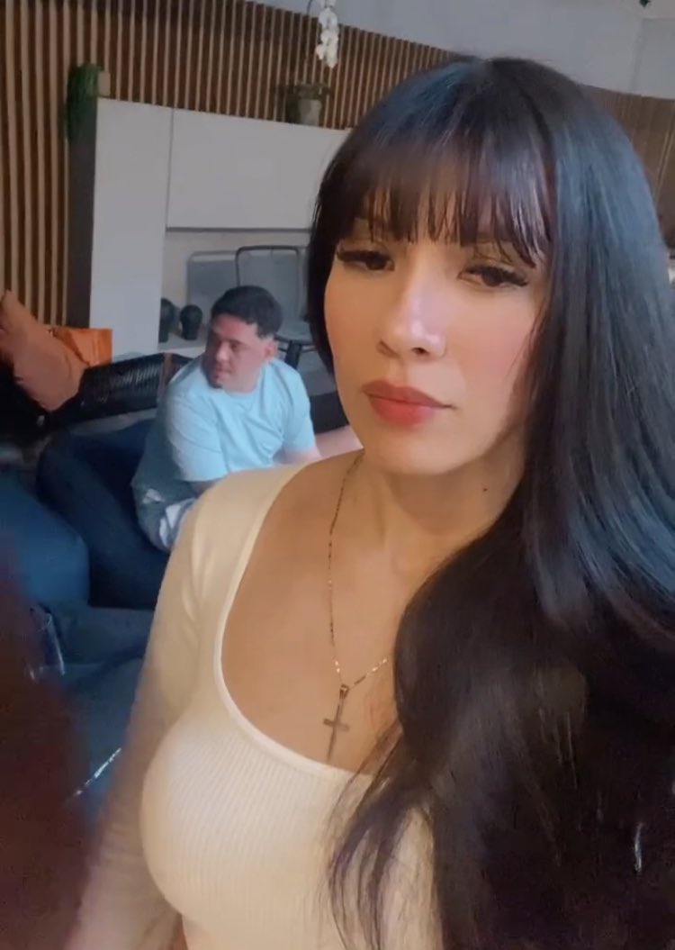 lu_izaxd's tweet photo. eu sou muito boiola nessa aqui 😭 @keilemeg https://t.co/2GdI4wM3RB