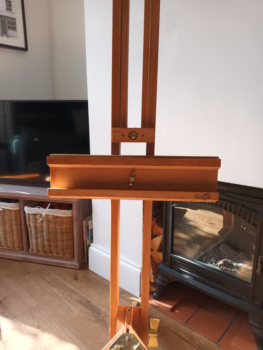 ReadButNotHeard's tweet image. Loxley Radial Easels for sale.
Used, in good condition.
£50 each
Collection from N18.
Please DM if interested.