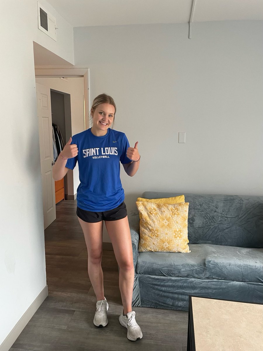 SLU_Volleyball's tweet photo. New kids on the block! Welcome Trinity, Josie and Addie!! 🙌🏼

Give them a follow 📲
@LuckettTrinity 
@NewcomJosie 
@AddieLyon15 https://t.co/rbhptO5KOZ
