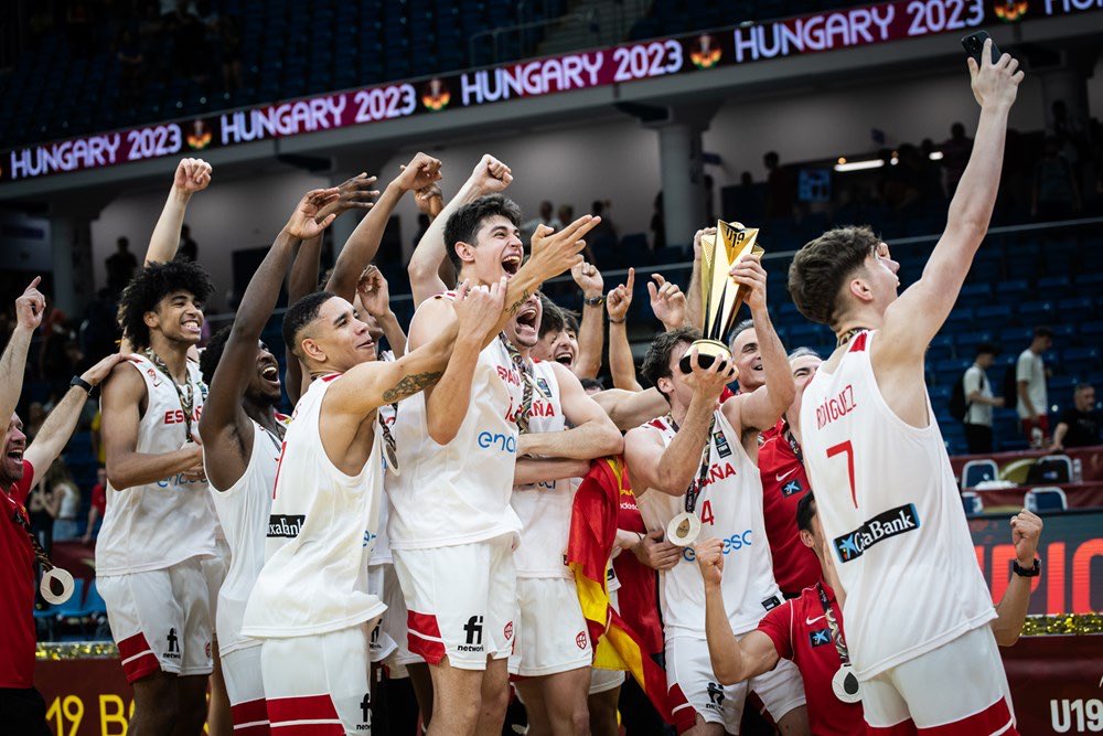 ACBCOM's tweet photo. 1️⃣9️⃣9️⃣9️⃣
2️⃣0️⃣2️⃣3️⃣ 

¡Nuestros JÚNIORS vuelven a 𝗦𝗘𝗥 𝗗𝗘 𝗢𝗥𝗢!

🥇🥇🥇🥇🥇

@BaloncestoESP ❤️ https://t.co/lozxmb8KsL