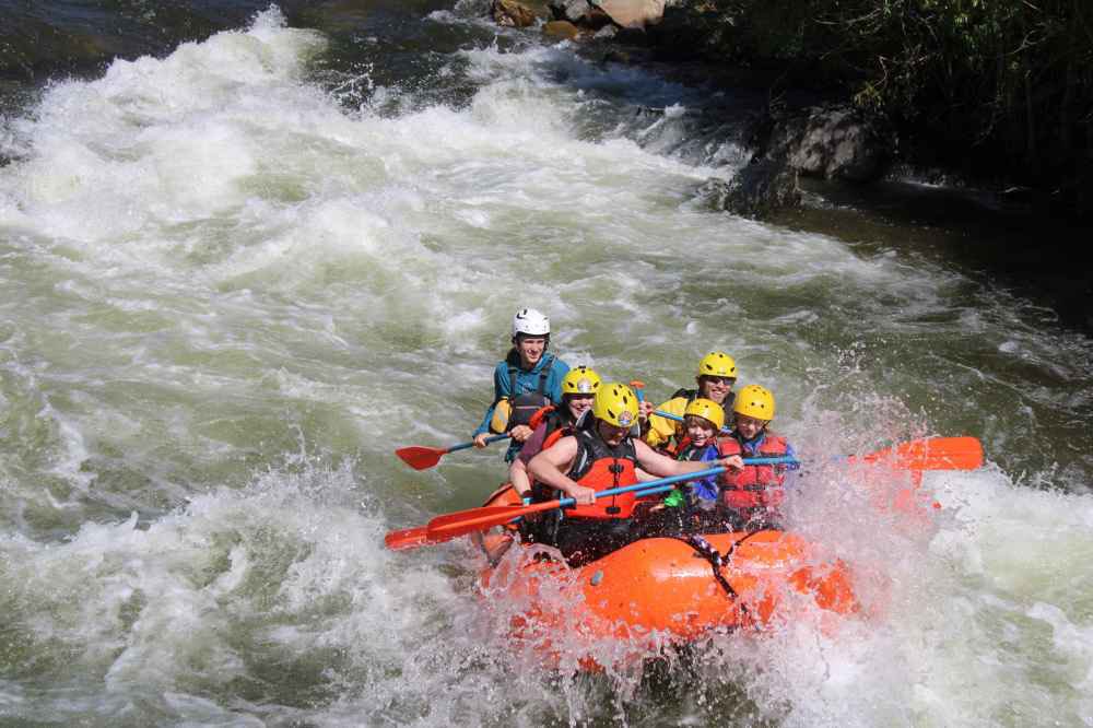 LawsonAdventure's tweet photo. Water levels are great this time of year for fun splashing and paddling down Clear Creek! Beginner and Intermediate trips go out daily! ☀️🌊🚣
#clearcreek #colorado #whitewaterrafting #rafting #adventure #lawsonadventurepark #mountain #outdoors #summer https://t.co/gq6zw7mLih