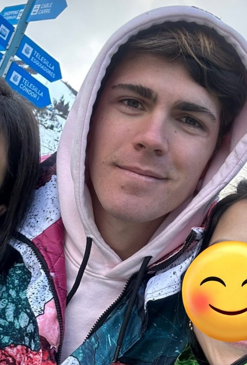 marcosgnews's tweet photo. 📸 •Marcos en el Cerro Catedral 😍😍😍

#MarcosGinocchio https://t.co/8D3IFKzkuZ