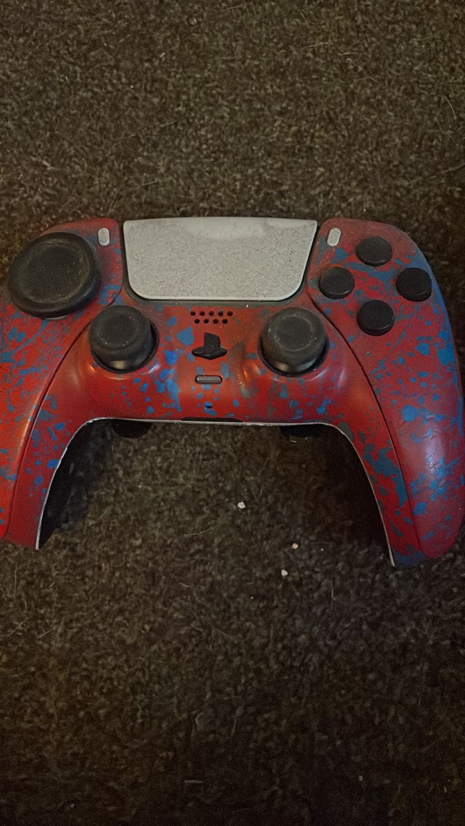 OrionController's tweet image. Who remembers this controller that came to us for a repair? 
Finally got round to fixing it, also changed out any white buttons for black including the trim, replaced the back shell and added two buttons instead of paddles 
Came out absolutely amazing, very happy with this one!