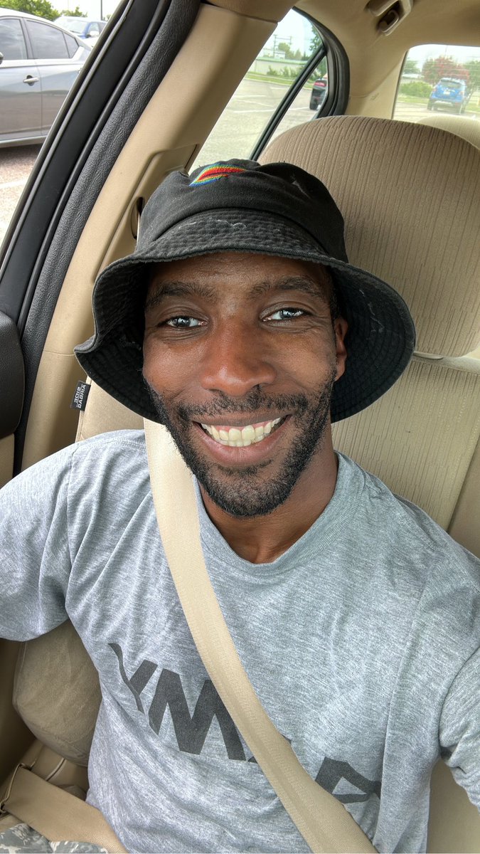 tharealrocki's tweet photo. Out doing some Dashing. #TeamArmy #HOOAH #MakingThatMoney https://t.co/jRPDvjhXpA