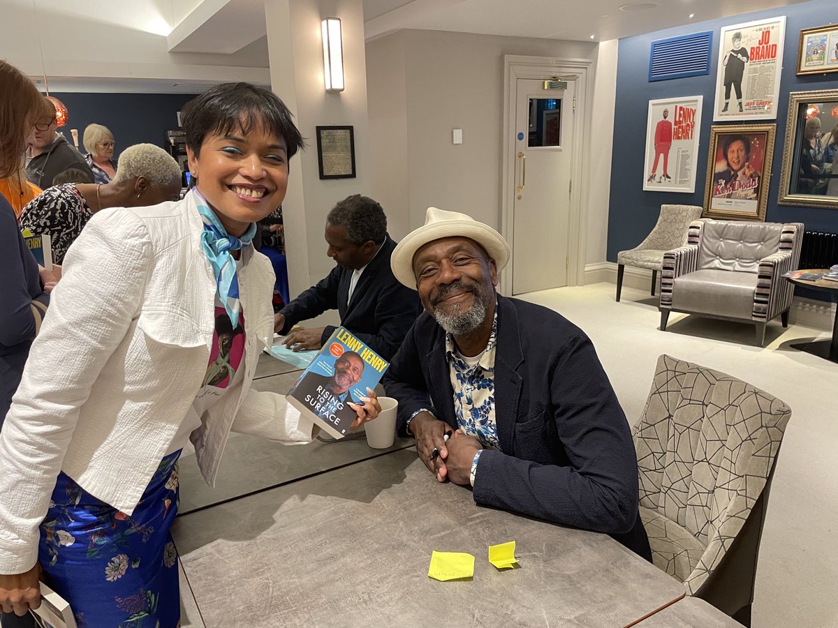 The brilliant and funny ⁦<a href="/LennyHenry/">Lenny Henry</a>⁩ and the thought provoking ⁦<a href="/lemnsissay/">lemn sissay OBE FRSL</a>⁩ a great session at ⁦<a href="/BradfordLitFest/">Bradford Literature Festival</a>⁩.  😍😍