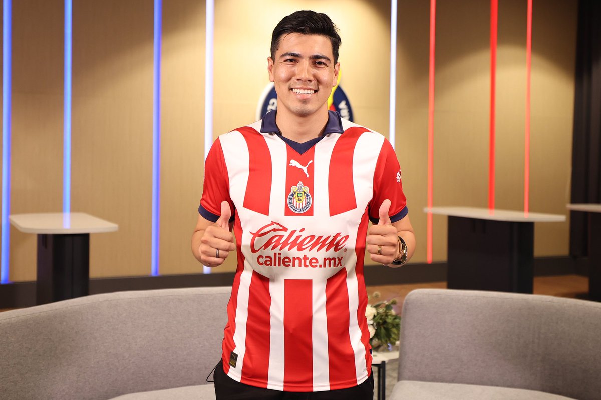 Antonio_Rosique's tweet photo. #Encuesta 

¿Cuál es el fichaje “bomba” del verano en la #LigaMX ?

❤️ Erick Gutiérrez a #Chivas 

🔄 Julián Quiñones al #America 

💥Vota y comenta

#Fichajes https://t.co/FIoJhwuGza