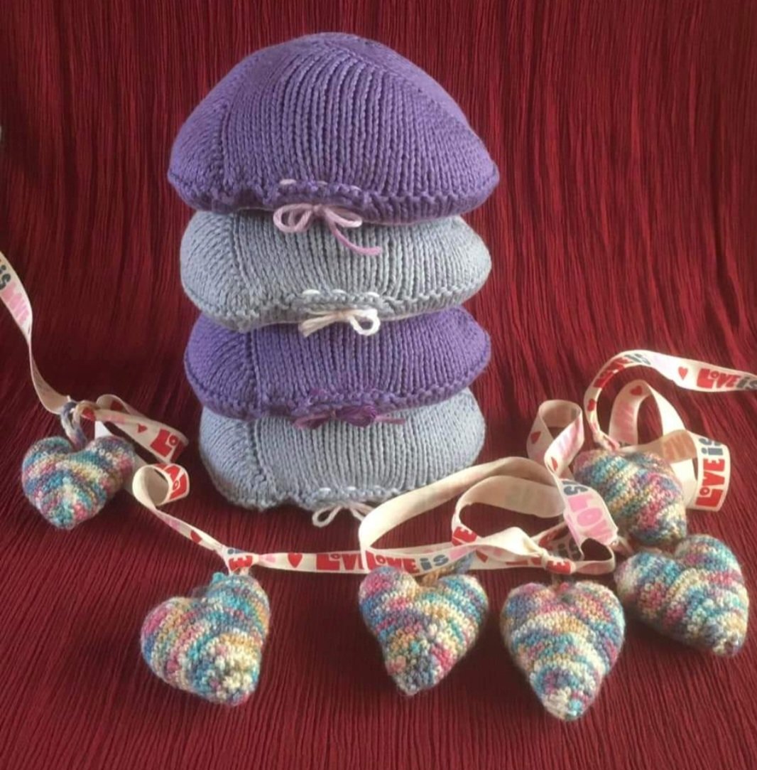 KnitKnockersUK's tweet image. Did you know just £10 covers the cost of a pair of Knitted Knockers.  We offer our service FREE OF CHARGE to any lady in the UK who needs us.
If you would like to donate, find all the details on our website at knittedknockersuk.com/donate
💙GG #KKUK #FilledWithHope #MadeWithLove