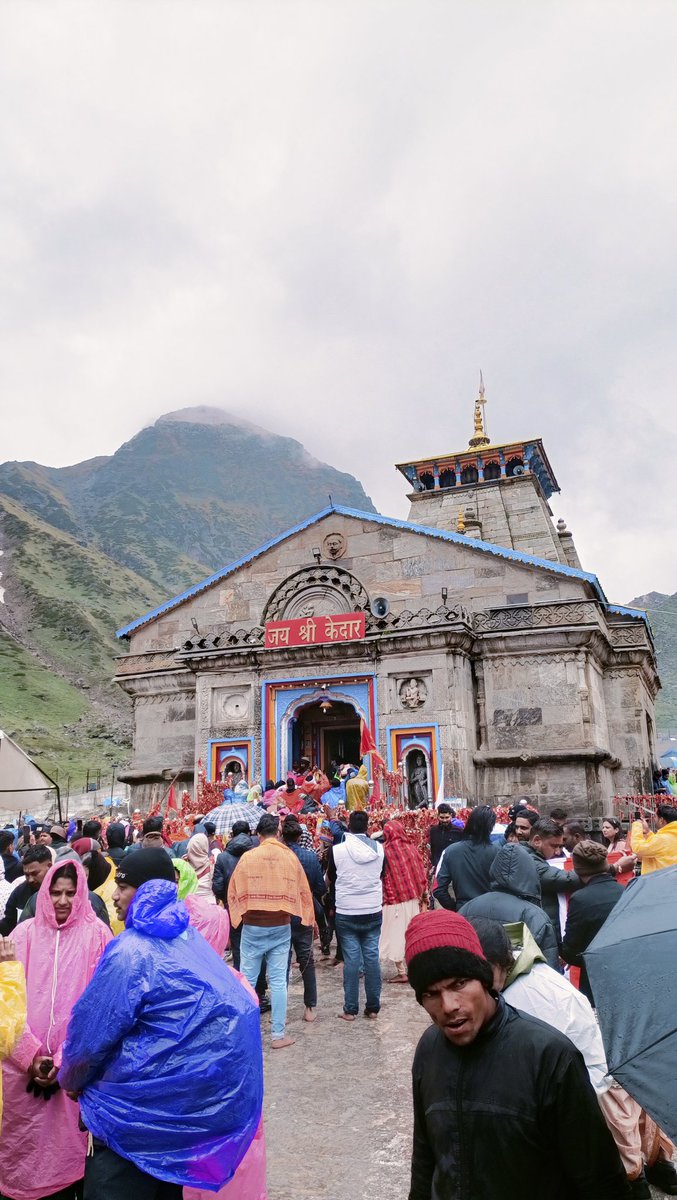 rocco___x's tweet photo. Heaven on earth 🌍🕉️🖤
#Kedarnath https://t.co/Xea16UXB6p