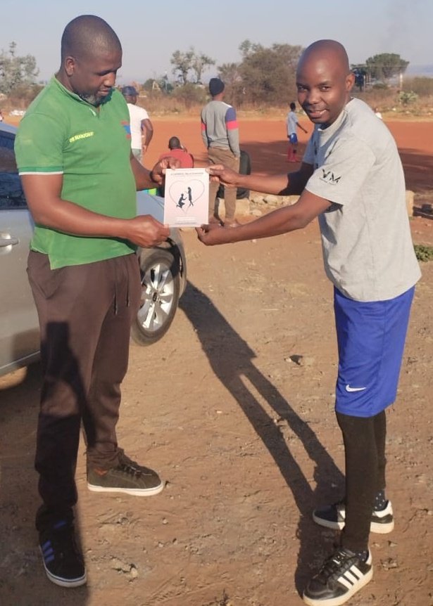 PfumyDr's tweet image. Had to sell him my book just after the game, he had a poor performance then I assumed that maybe even on the other side the performance could be worse therefore he needed my book to improve his love life. 
#copiesstillavailable #positiveresponse #Rhulani #datemyfamily
