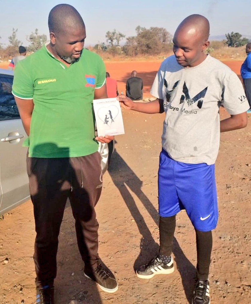 PfumyDr's tweet image. Had to sell him my book just after the game, he had a poor performance then I assumed that maybe even on the other side the performance could be worse therefore he needed my book to improve his love life. 
#copiesstillavailable #positiveresponse #Rhulani #datemyfamily