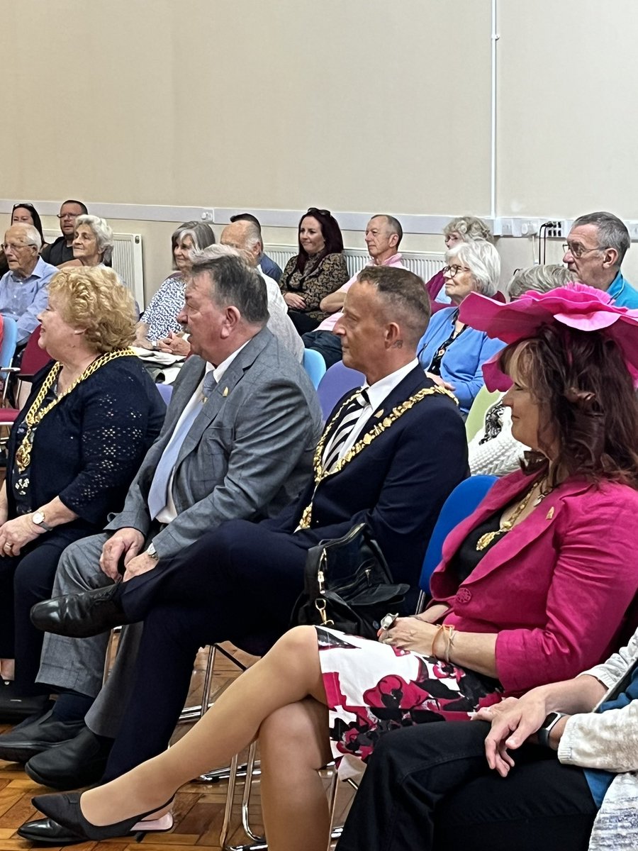 GloucesterCM's tweet photo. Thank you to everyone who came to our 20th Anniversary Thanksgiving Celebration this afternoon. Special thanks to Southgate Evangelical Church for hosting, Ollie Bennett for leading worship and Louise Wood for the wonderful cake and cup cakes https://t.co/xSbb1xFA6t