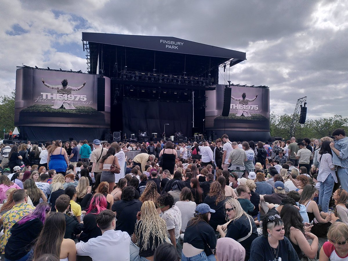 Finally got to see the legendary <a href="/bleachersmusic/">bleachers</a> <a href="/jackantonoff/">jackantonoff</a> this afternoon at Finsbury Park!!!