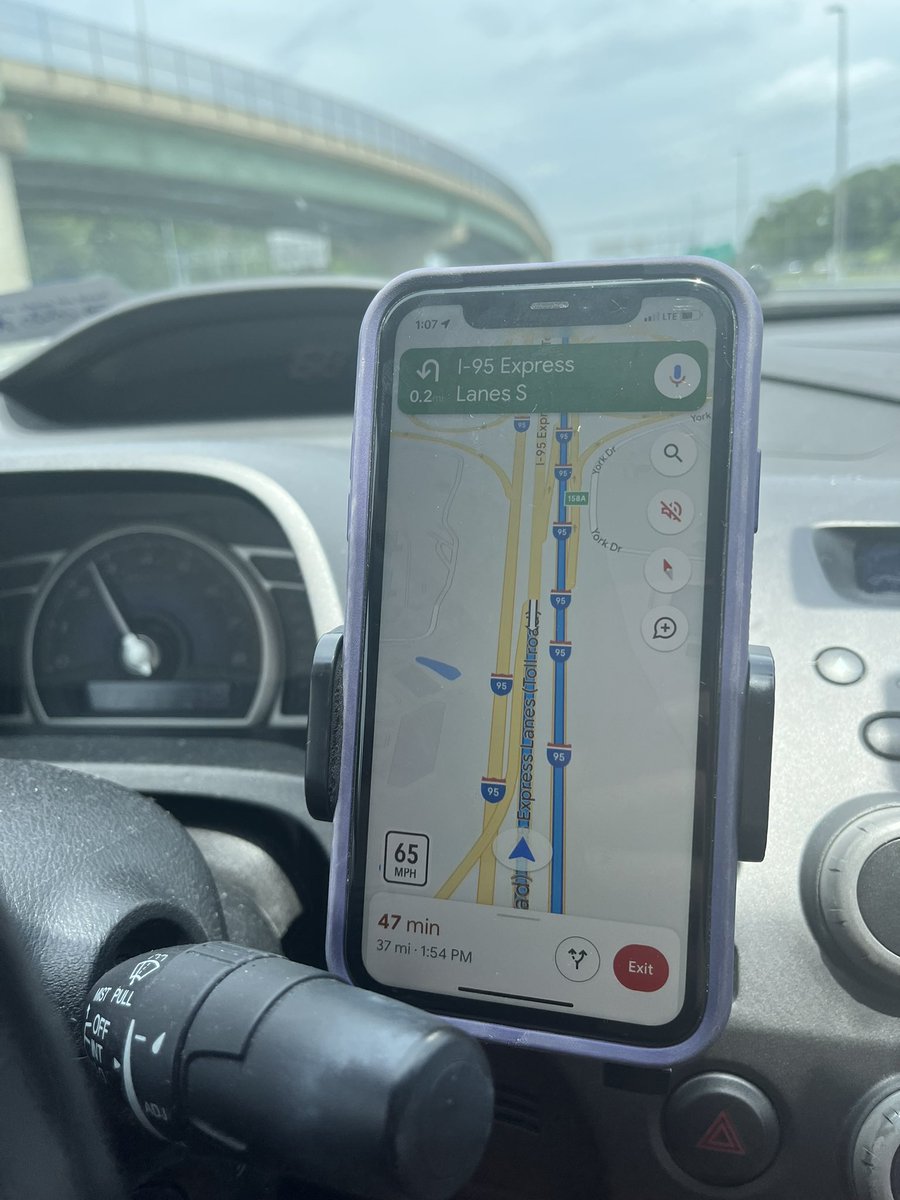 Just_Schweitzer's tweet photo. Google just casually telling us to pop a Uey on the highway. The robots are coming for us https://t.co/Rk7zwdn8qL