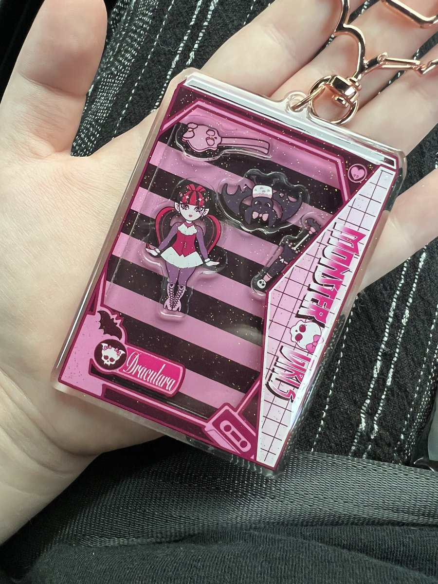 I got one of the keychains I made in the mail :D 

#monsterhigh #draculara #dollcollecting