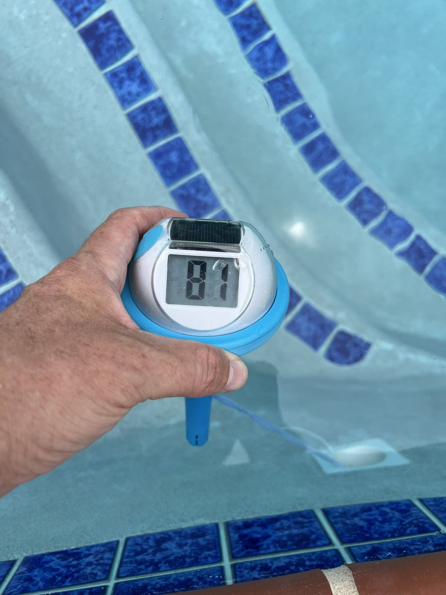 IsYourPoolOpen's tweet image. Pool is open for the day. Possible (50% chance) brief shower at 3pm.