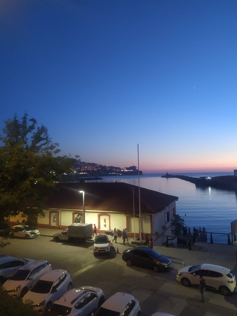 Zonguldak merkez varmi bayan arkadaş,icki icmek isteyen, sohbet muhabbet ederiz..