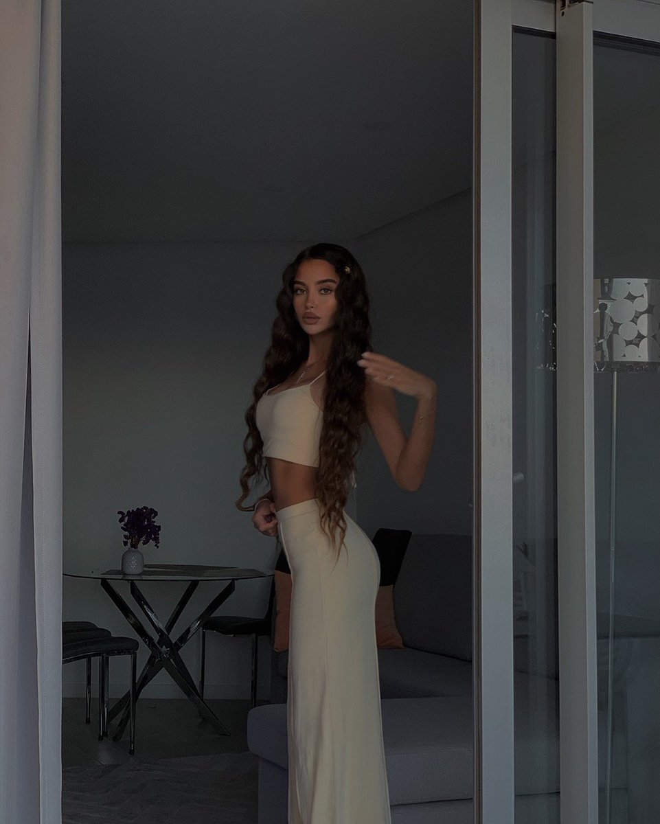 avec ses yeux mouillants
il dit qu’il partira
il dit qu’il me suivra
alors pour un instant seulement
pour un instant je le crois