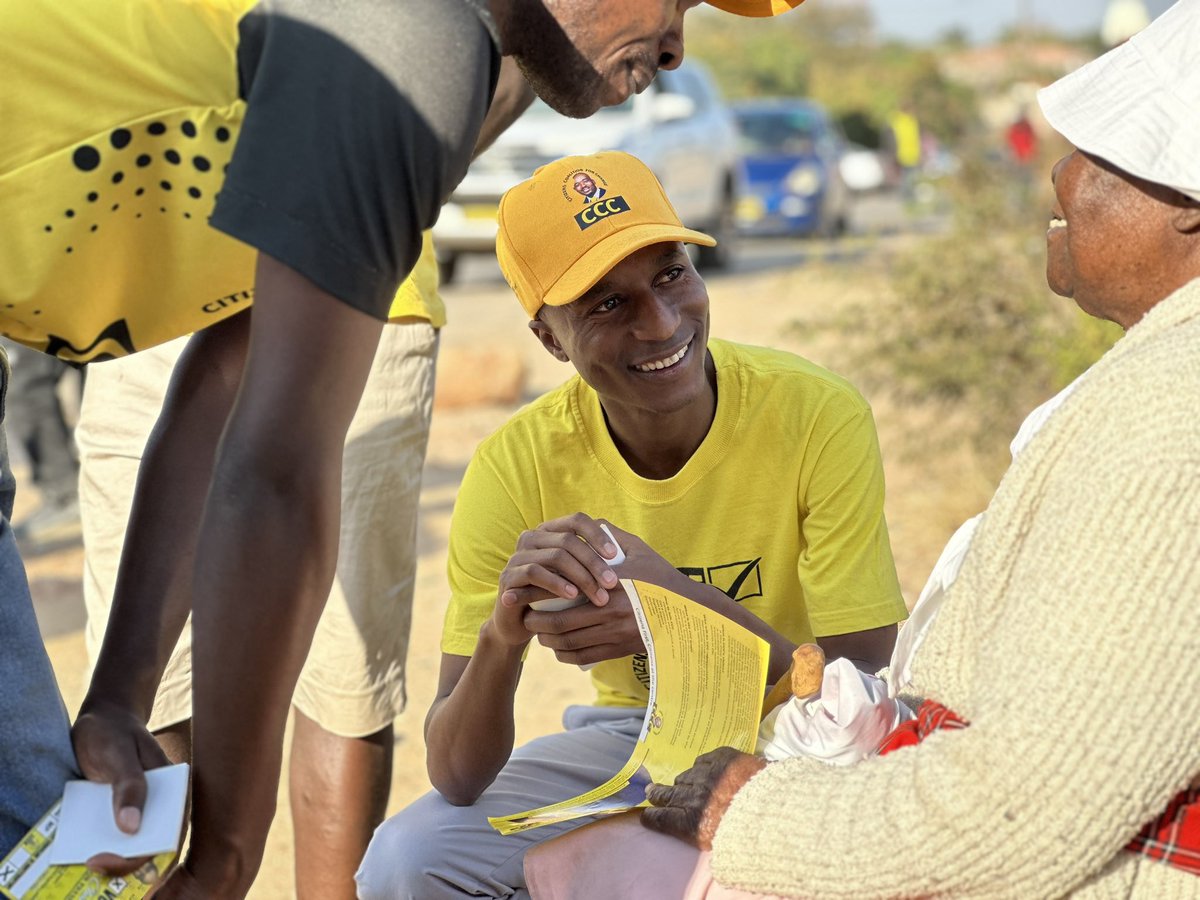 phela_tshabaz23's tweet photo. Member of Parliament Gift Ostallos Siziba and Councillors Mwinde, Maphosa and Dube campaigning in Tshabalala Pelandaba.
Vote @nelsonchamisa for President
Vote @Cde_Ostallos for MP
Vote CCC
#WinningForEveryone https://t.co/a7KIgI8JQp