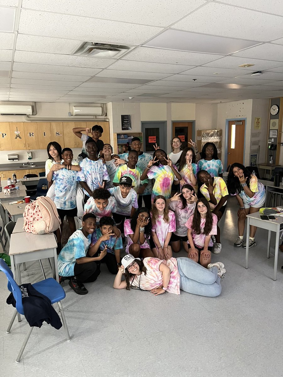 e_giovenco's tweet photo. It was beyond difficult to say goodbye to this truly amazing group of Grade 8’s. You are bright, you are hilarious, you are special, and you are amazing. I can’t wait to see what the world has in store for you all. Love, Miss G 💗 https://t.co/WyrTiEF5Iz