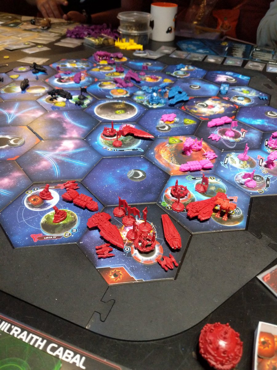 aCapGames's tweet image. A rainy Sunday is for #twilightimperium4

#boardgames #boardgameSunday