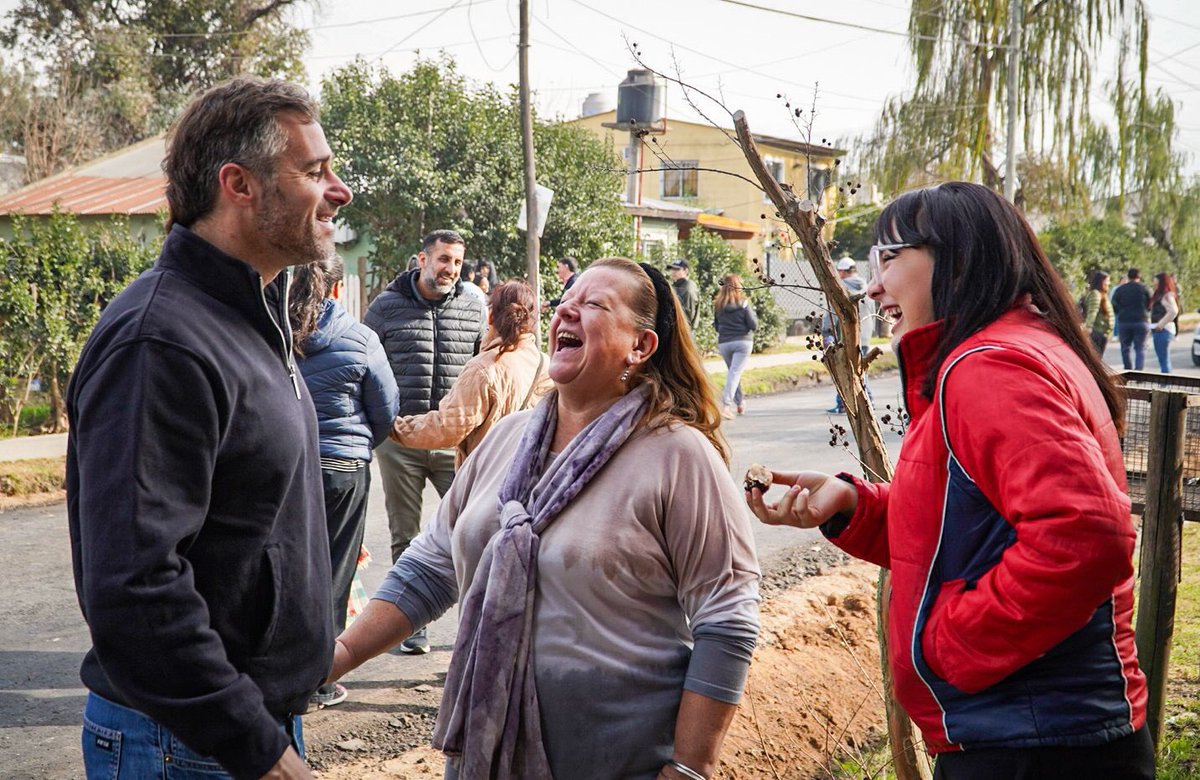 LaurentPilar's tweet photo. Empezamos el domingo recorriendo obras que estamos haciendo en #VillaRosa y conversando con sus vecinos sobre la importancia de seguir transformando nuestros barrios.

@FedericoAchaval ✌️ https://t.co/3Q4FrAApBE
