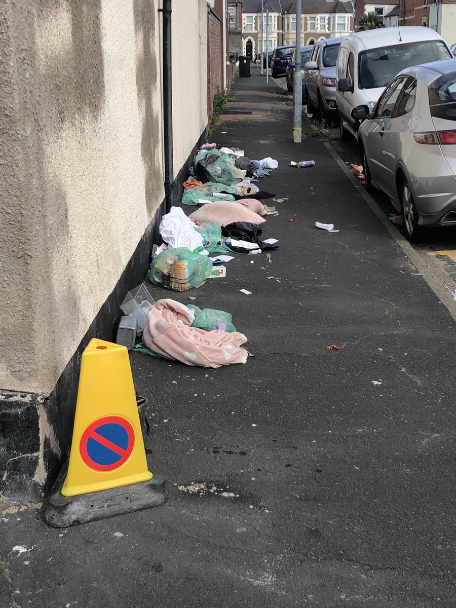 ceritheviking's tweet photo. Every year student letting contracts end on 30th June. It’s predictable. We know what happens. And it’s understandable. They have to leave the house.  
So why can’t councils be proactive. Prepare. Put teams out after.  Can @Keep_Wales_Tidy / @KeepBritainTidy not do a campaign? https://t.co/PMSYXOf5Fj