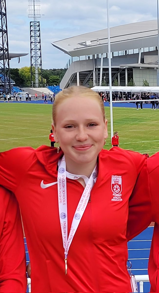 SamMcB1's tweet photo. Discus silver medal for Abi McBriar in the English School championships! Impressive performances under pressure from all these talented young athletes. Thanks to coaches @team
wadac, @SchoolAthletics, @HantsSchAth1 team managers and @StSwithunsGirls @StSwithunsSport 
@EnergiseMe_ https://t.co/VmrYeufC9n
