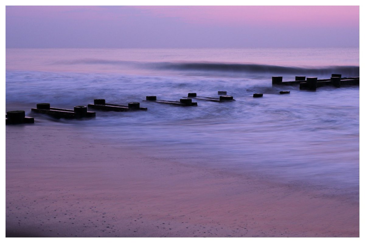 Early morning blue hour on recent trip to beautiful Rehoboth Beach, Delaware. @rehoboth_beach @thejoshuapeg @MarkDenneyPhoto https://t.co/yGFR16nnUB