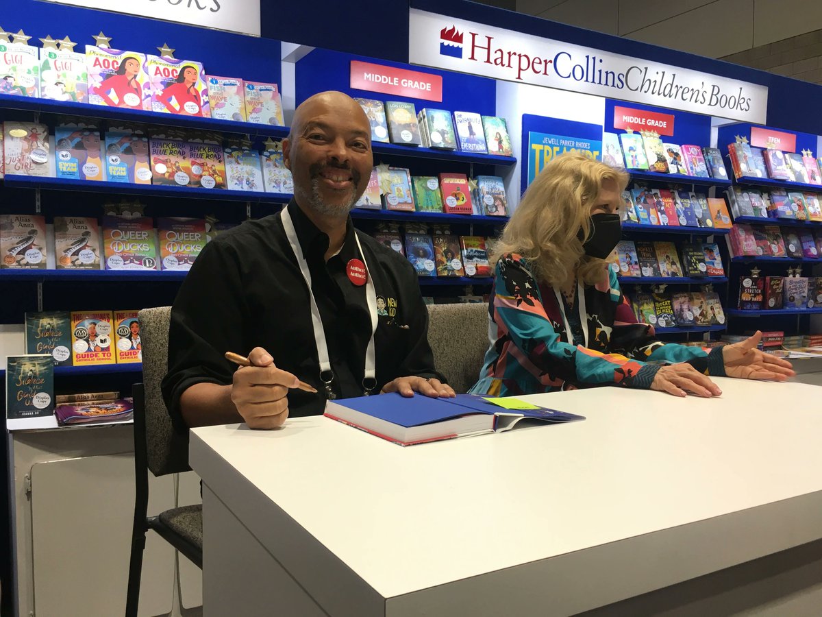 Dozens of authors were on hand at ALA, and we’ve got photos! See our photo essay, which includes @JerryCraft, @judyblume, @halseanderson, @AminaLuqman, @kellyyanghk, @aishacs, @JoannaHoWrites, and many more! pw-ne.ws/fed78