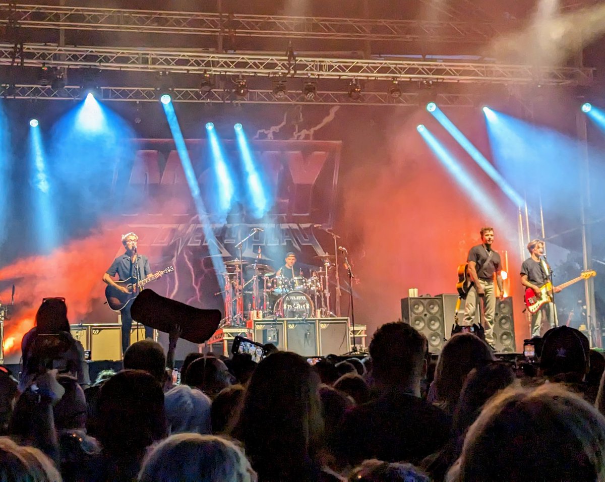 staycwrex's tweet photo. The absolute joy that @mcflymusic brought to an old mum and dad, plus their son and daughter at @alderford_lake for #alderfest #alderfest23 yesterday! Absolutely amazing 😍 https://t.co/mM377eZYUp
