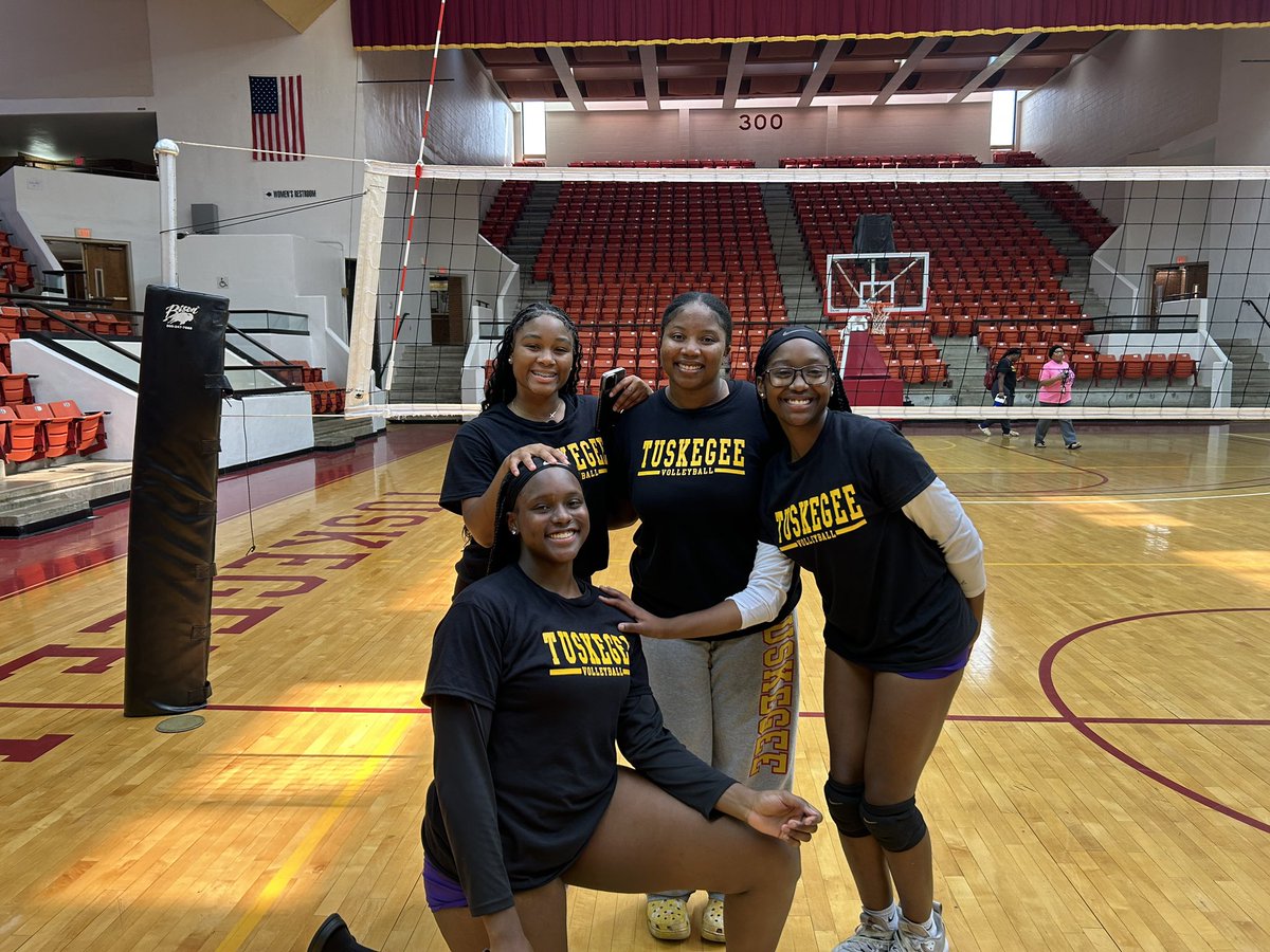 MadisonBurroug6's tweet photo. Had a great camp day yesterday @TuskegeeUniv 🐅 https://t.co/T6hMgyEx9t