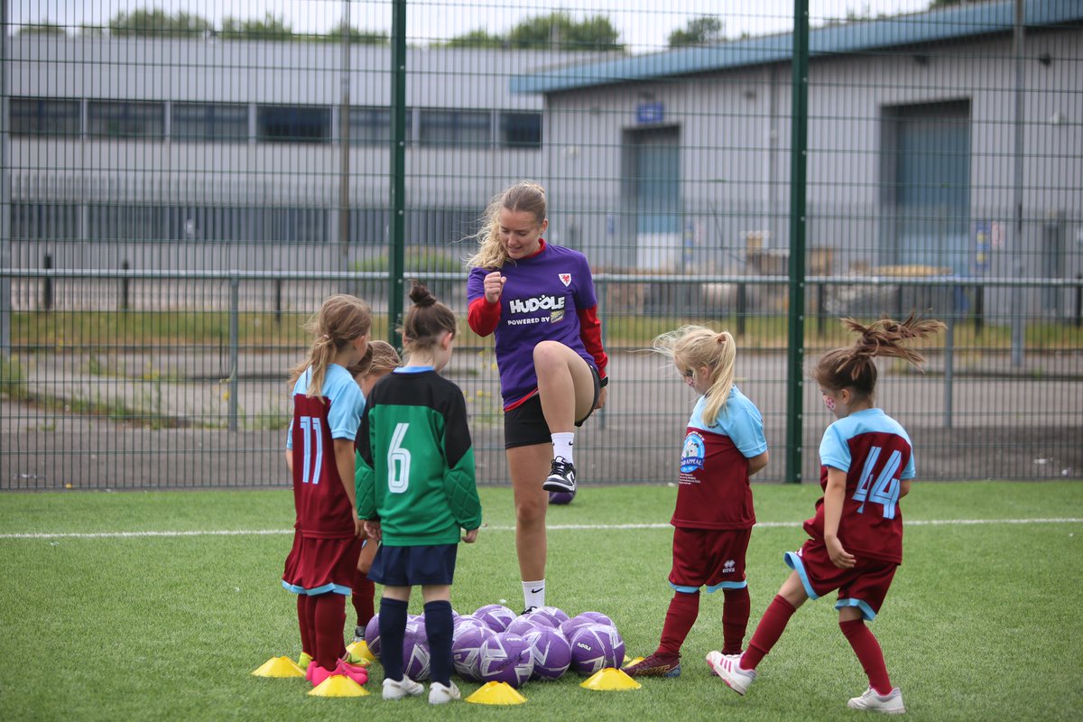 EmilyRichards74's tweet photo. Great day coaching at the #HuddleUnite festivalβ½οΈ Brilliant to see so many young girls playing footballππΌ @RyanMacPhysio
πΈ - @mmonk2001 https://t.co/PVXfFDvfUl